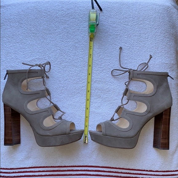 Vince Camuto suede strappy sandals - Picture 3 of 10